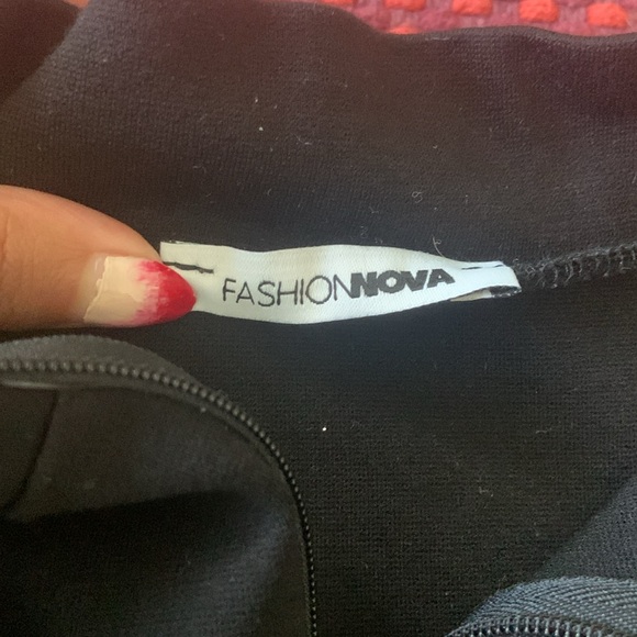 FASHION NOVA SIZE S Cropped Zip-up Mock Neck Tank Top - Picture 7 of 8